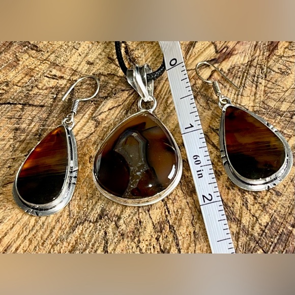 Montana Fire Moss Agate Pendant & Earrings Set - Picture 9 of 13